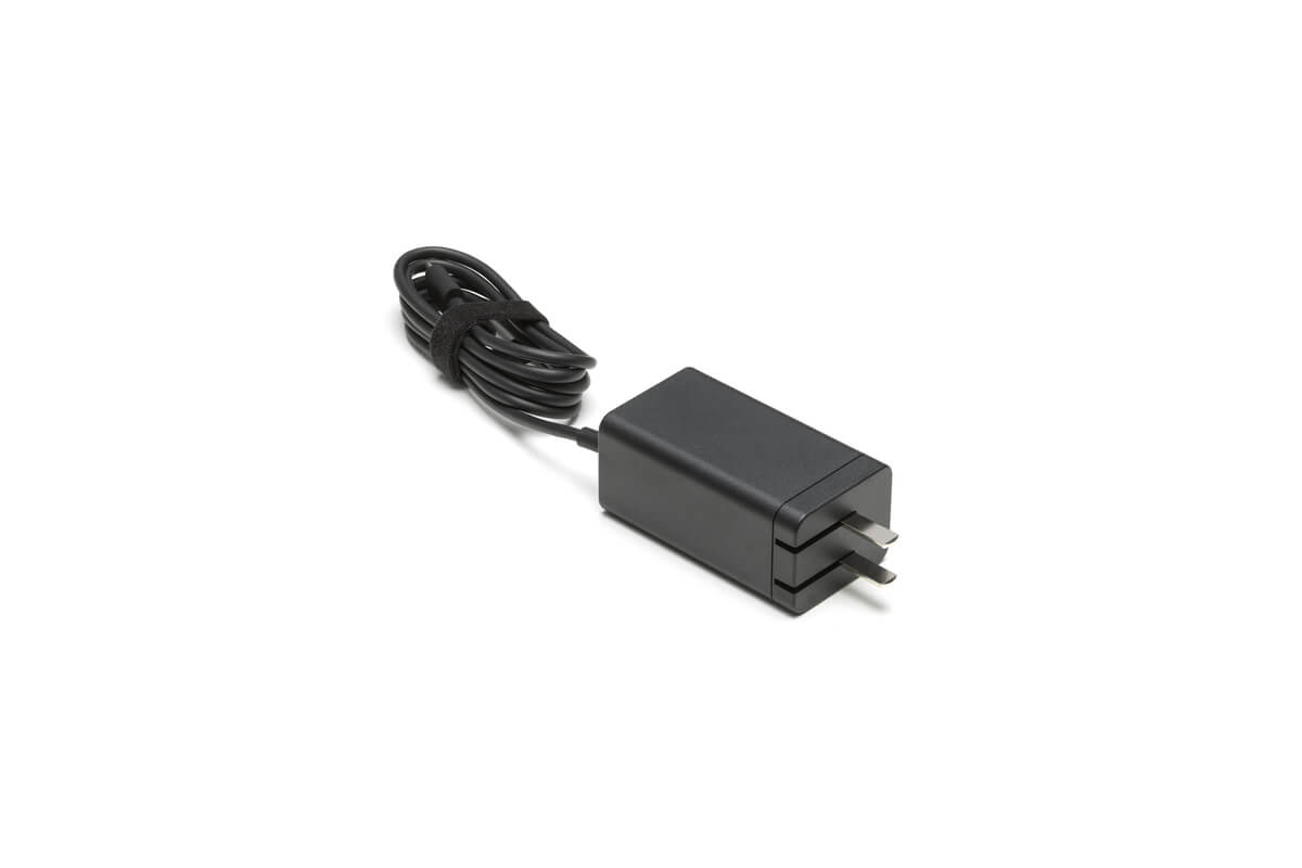 DJI 65W 便携充电器