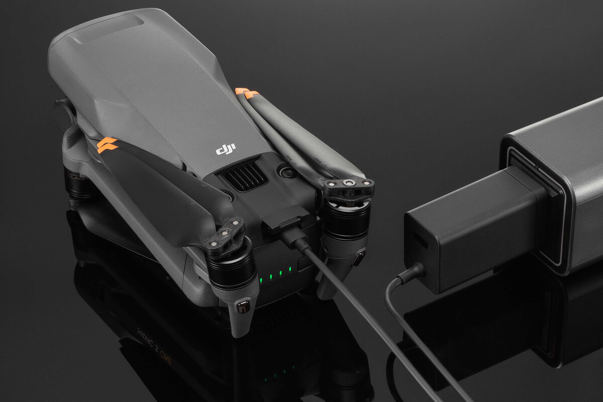 DJI 65W 便携充电器